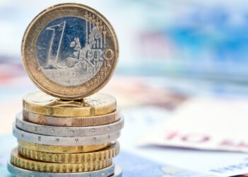 El déficit público de la zona del euro se sitúa en el 3,2% y el de la UE en el 3,4% del PIB