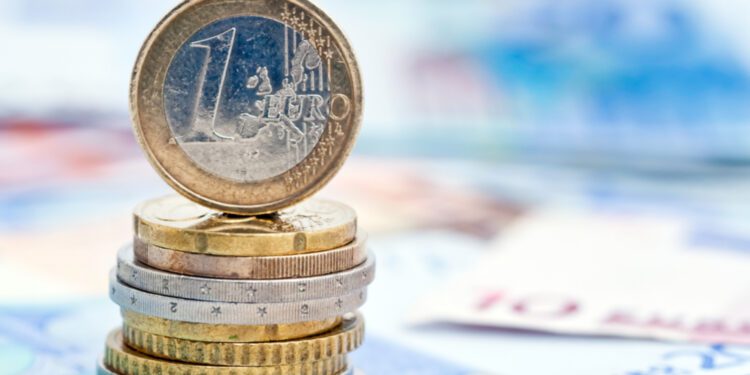 El déficit público de la zona del euro se sitúa en el 3,2% y el de la UE en el 3,4% del PIB