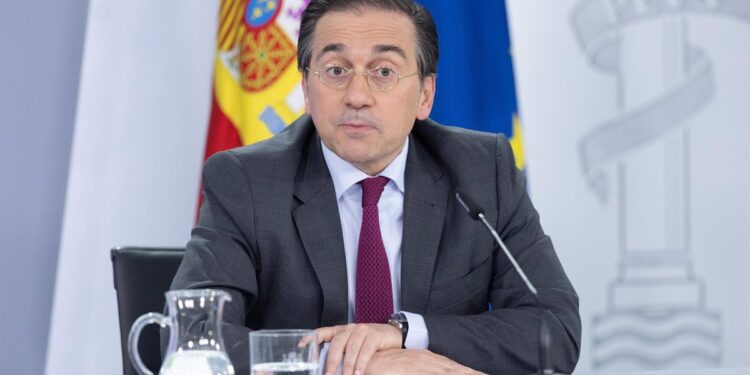 Albares pide una cadena de mando militar europea “más interrelacionada y más operativa”