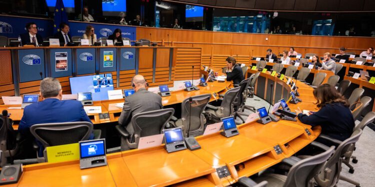 Los eurodiputados respaldan nuevos aranceles a los productos agrícolas rusos y bielorrusos