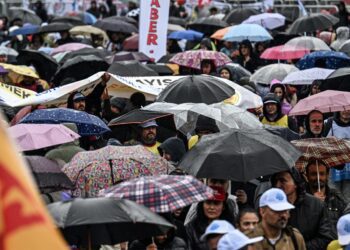 El Parlamento Europeo aboga por mantener congelado el proceso de adhesión de Turquía a la UE