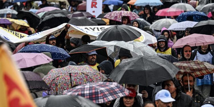 El Parlamento Europeo aboga por mantener congelado el proceso de adhesión de Turquía a la UE