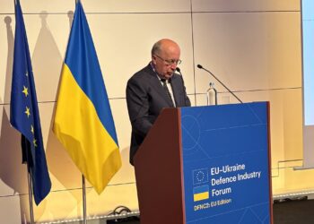 Kubilius llama a reforzar la integración industrial con Ucrania destacando que “la paz vendrá del poder de producción y del poder del cerebro”