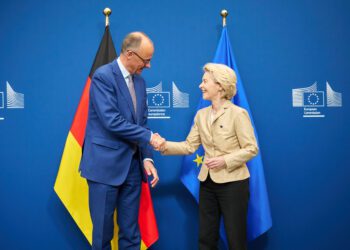 Merz destaca la competitividad industrial y la defensa común como prioridades en su encuentro con von der Leyen