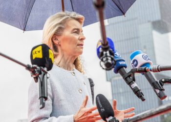 Von der Leyen insta a aumentar la presión sobre Putin “hasta que esté listo para la paz”