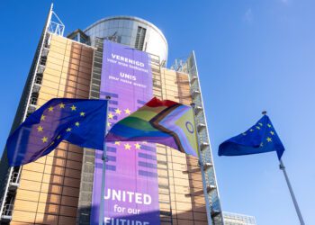 España y 16 Estados de la UE exigen a Bruselas una respuesta ante el ataque de Hungría a los derechos LGTBIQ+