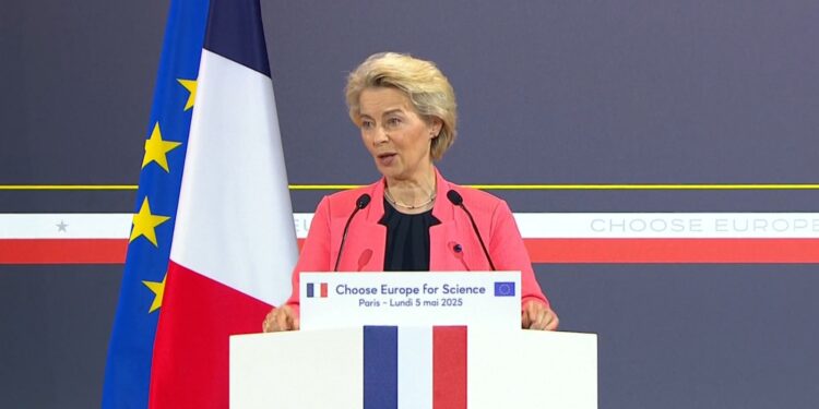 Von der Leyen anuncia 500 millones de euros para atraer talento científico global a Europa