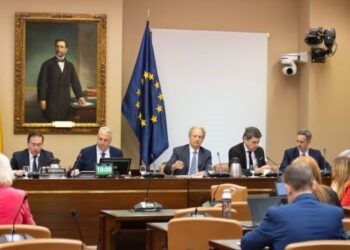 El ministro de Exteriores agradece el apoyo de Marruecos tras el apagón y se vuelve a quedar solo respecto al Sáhara