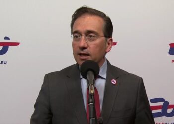 Albares viajará este viernes a Ucrania junto a sus homólogos de la UE para apoyar el tribunal contra Rusia