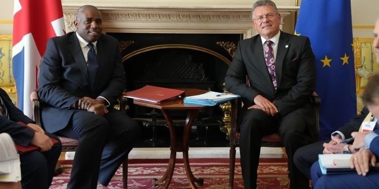 Londres y Bruselas se comprometen a concluir “con éxito” las negociaciones sobre Gibraltar