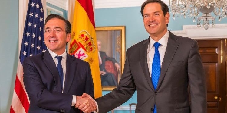 Albares defiende ante Marco Rubio la vía del “diálogo y la negociación” para resolver las diferencias comerciales entre EEUU y UE