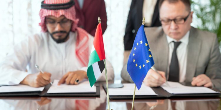 La UE y los Emiratos Árabes Unidos inician conversaciones de libre comercio