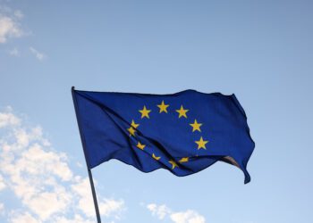 La UE abre negociaciones sobre el clúster de competitividad y crecimiento inclusivo con Albania