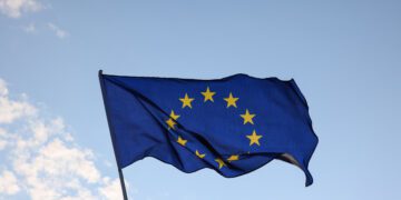 La UE abre negociaciones sobre el clúster de competitividad y crecimiento inclusivo con Albania