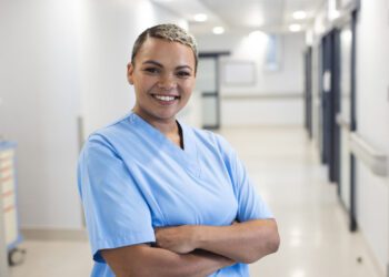 La Comisión insta a España a transponer plenamente las normas sobre el reconocimiento de las cualificaciones profesionales de los enfermeros formados en Rumanía