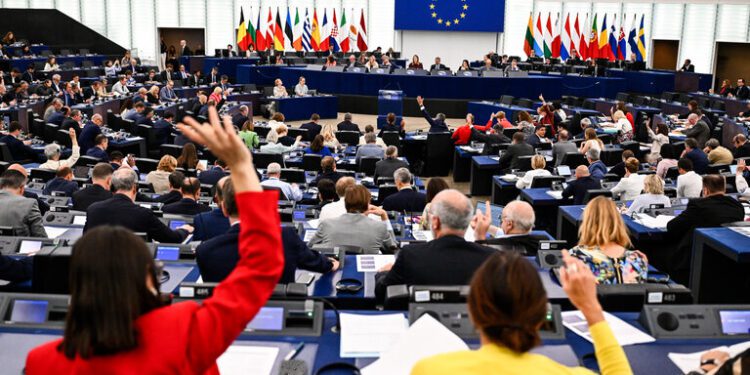 El Parlamento condena la injerencia en las investigaciones de corrupción y el uso indebido de los sistemas judiciales con fines políticos