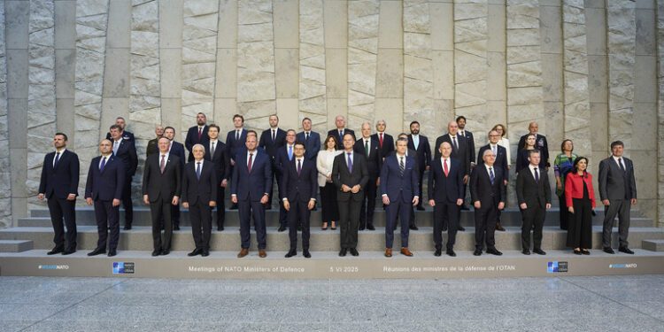 Rutte propondrá elevar el gasto en defensa al 5% del PIB en la cumbre de la OTAN a finales de mes