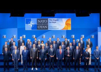 Los aliados de la OTAN se comprometen, en la declaración de La Haya, a invertir el 5% del PIB en defensa