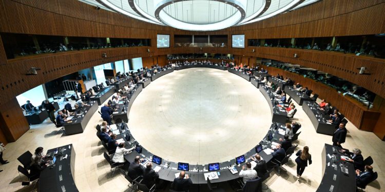 Los ministros de la UE debaten el plan REPowerEU para fortalecer la independencia energética frente a Rusia