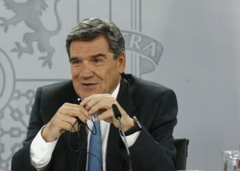 Escrivá cree que elevar el gasto en defensa en más de 2 ó 3 décimas de pib al año «no es simplemente posible»