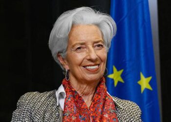 Lagarde advierte de un contexto «incierto» y «volátil»