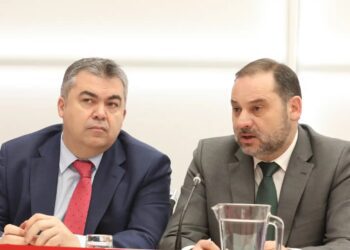 Bruselas estudiará si España debe devolver ayudas europeas bajo sospecha de ‘mordidas’ de Cerdán y Ábalos