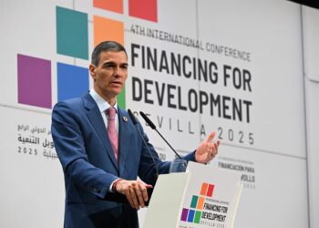 Sánchez asegura que España mantiene su objetivo del 0,7% para desarrollo en 2030 pese al debate sobre el gasto militar