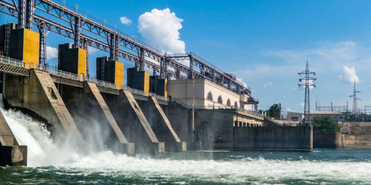 La proporción de electricidad procedente de energías renovables cae a principios de 2025