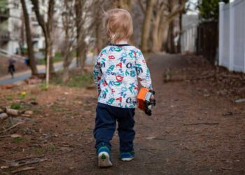 Más del 20% de los menores sufren privaciones materiales en España, frente al 13% de la UE