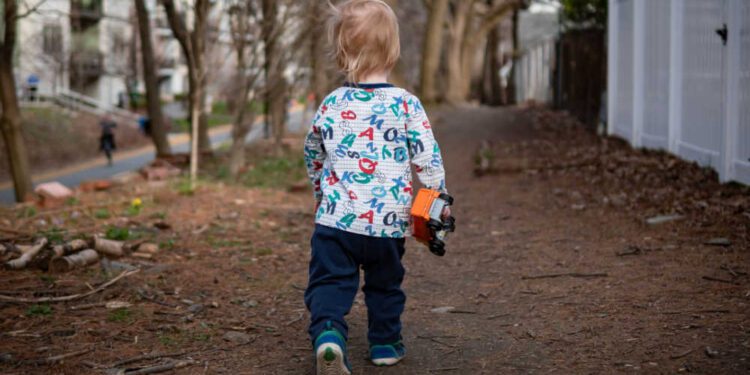 Más del 20% de los menores sufren privaciones materiales en España, frente al 13% de la UE