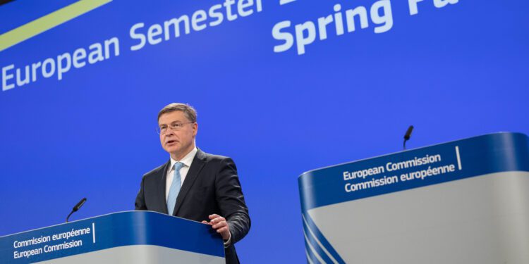 La Comisión pide reforzar competencias digitales, corregir déficits y aumentar inversión en defensa con la cláusula de escape fiscal