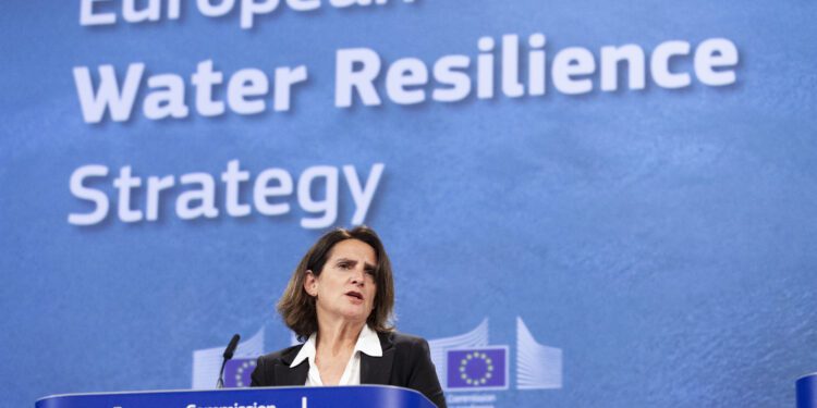 La Comisión Europea presenta la Estrategia de Resiliencia del Agua para garantizar seguridad hídrica y sostenibilidad en Europa