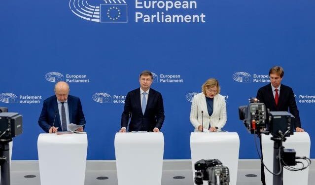 La Comisión Europea presenta el paquete de simplificación para agilizar los trámites y desbloquear los 800.000 millones en inversión en defensa