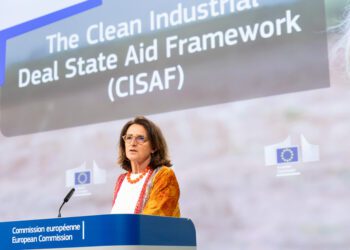 La Comisión adopta un nuevo marco de ayudas públicas para impulsar la industria limpia