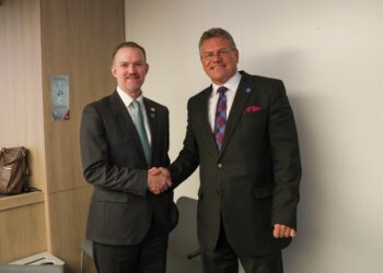 Šefčovič asegura que las negociaciones con EE. UU. avanzan “en la dirección correcta”