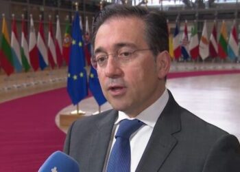 Albares pide la “suspensión inmediata del Acuerdo de Asociación con Israel” y “una Europa valiente que diga no a la guerra»