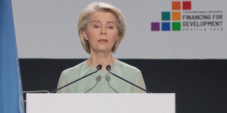 Von der Leyen asegura en Sevilla que “Europa está lista para invertir, innovar y apoyar el multilateralismo”