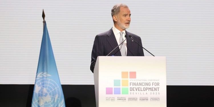 El Rey advierte en Sevilla de que “la nueva geopolítica no debe desembocar en una enmienda a la totalidad al derecho y la solidaridad”