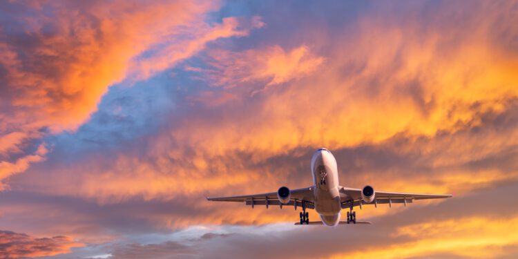 Las agencias deben devolver su comisión si se cancela un vuelo, según la Eurocámara