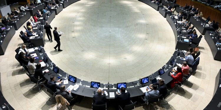 Los ministros de Sanidad de la UE piden retrasar el uso digital en la infancia y regular los entornos online para proteger la salud mental juvenil