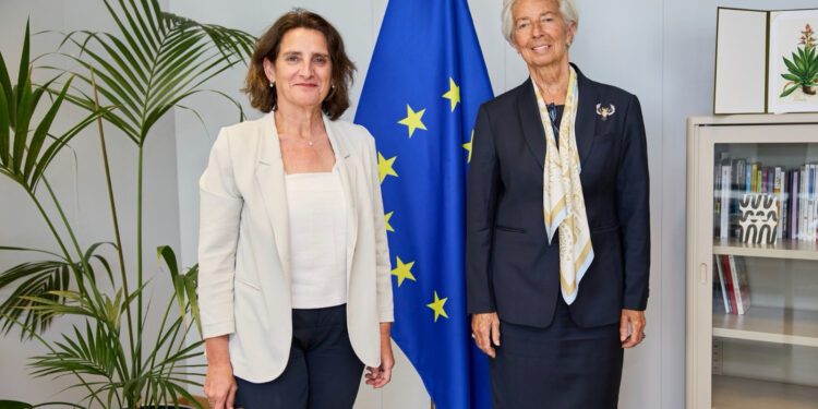 Ribera subraya necesidad de mantener el clima «en el centro de las decisiones financieras»