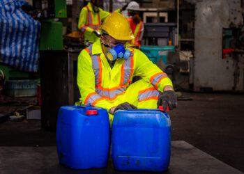 La Comisión restringe el uso de sustancias químicas para proteger la salud de los trabajadores