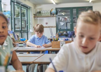 España lidera la tasa de pobreza infantil en la UE