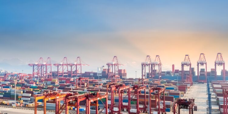 La zona euro cierra abril con un superávit de 9.900 millones de euros en el comercio de bienes