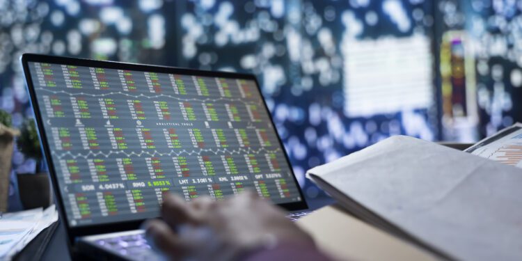 La UE acuerda reducir a un día el plazo para cerrar operaciones con acciones y bonos