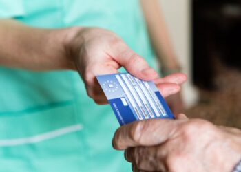 Más de la mitad de la población de la UE tiene la Tarjeta Sanitaria Europea (TSE)