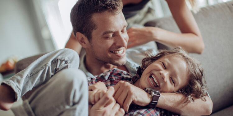 Las prestaciones familiares de la UE promediaron 830 euros por persona en 2022