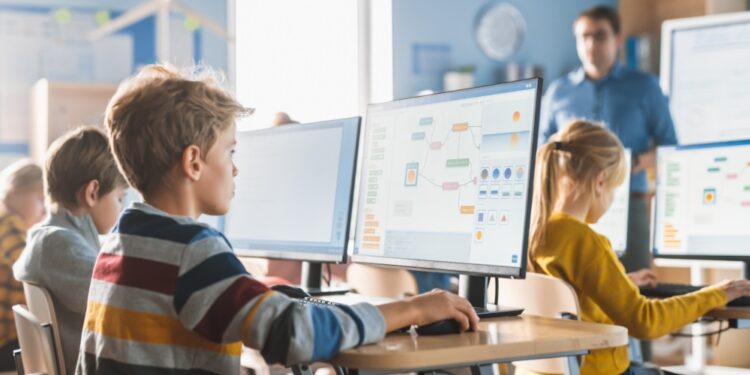 El gasto público en Educación alcanzó el 4,6% del PIB de la UE en 2022