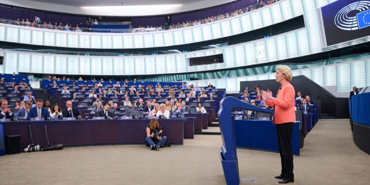 Von der Leyen afirma que la moción de censura es un “intento de la extrema derecha de erosionar nuestras instituciones”