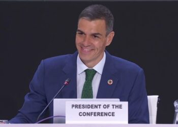 Sánchez clausura la Conferencia de Sevilla con una defensa de la cooperación frente a los que “quieren apagarla”